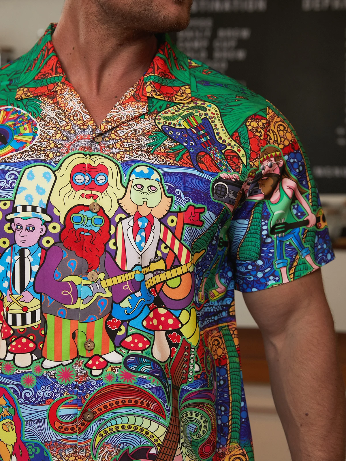 Hawaiian Hippie Retro Music Elements Men's Casual Short-sleeved Shirt