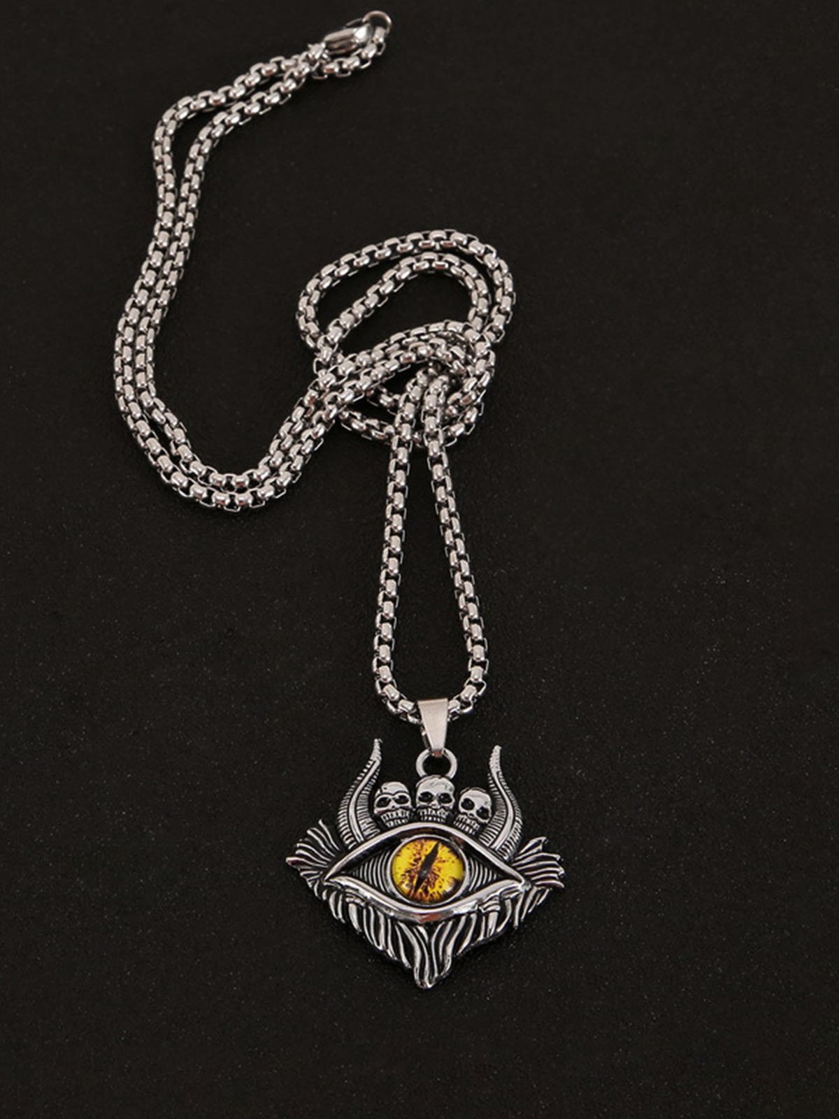 Men's And Women's Retro Eye Pendant Necklace