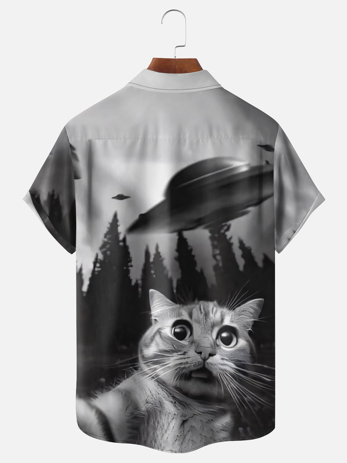 Moisture-wicking Cat Witnesses Alien UFO Chest Pocket Casual Shirt