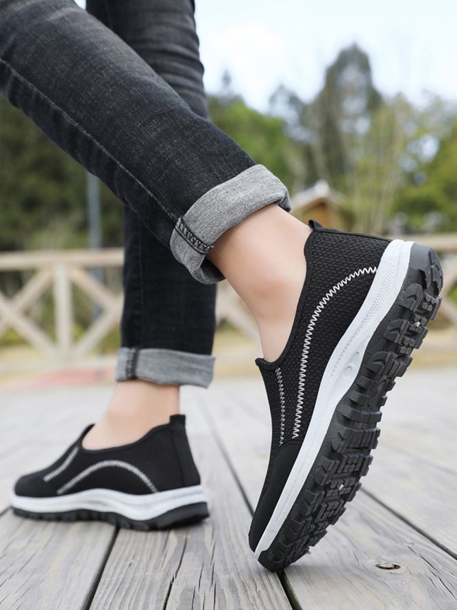 Men Breathable Mesh Fabric Paneled Slip On Walking Shoes